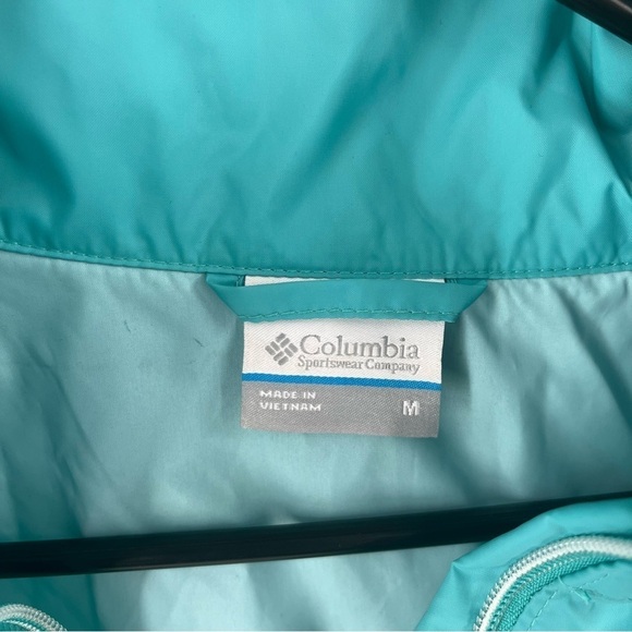 Columbia lightweight Rain Jacket with hoodie - Picture 6 of 8